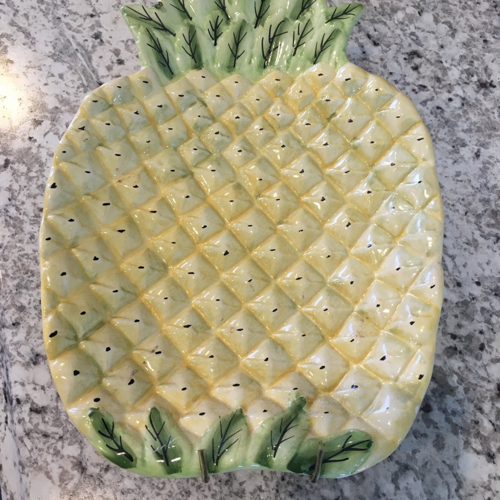 Pineapple wall decoration